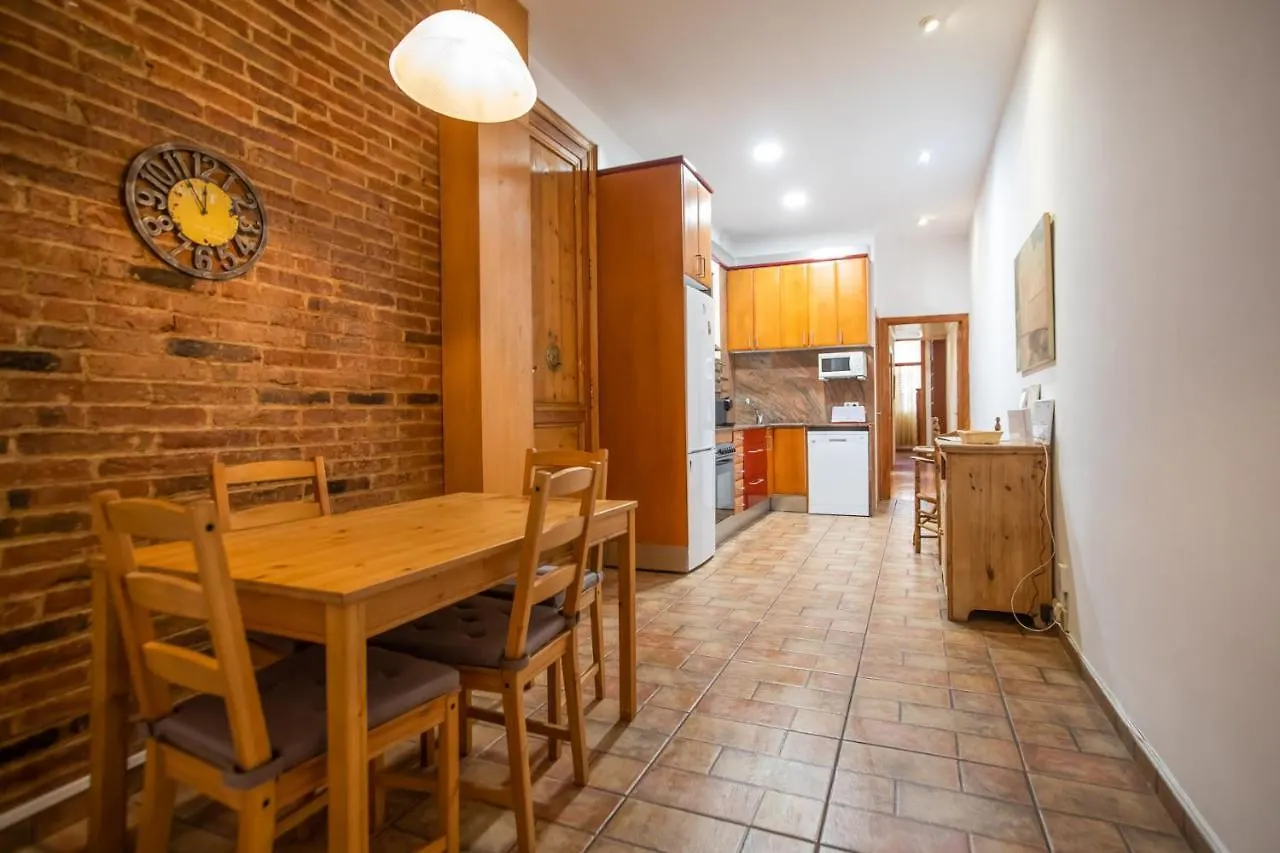 P2Ari1046 - Magnific 2Bed Apartment In The City Center Barcelona Spain
