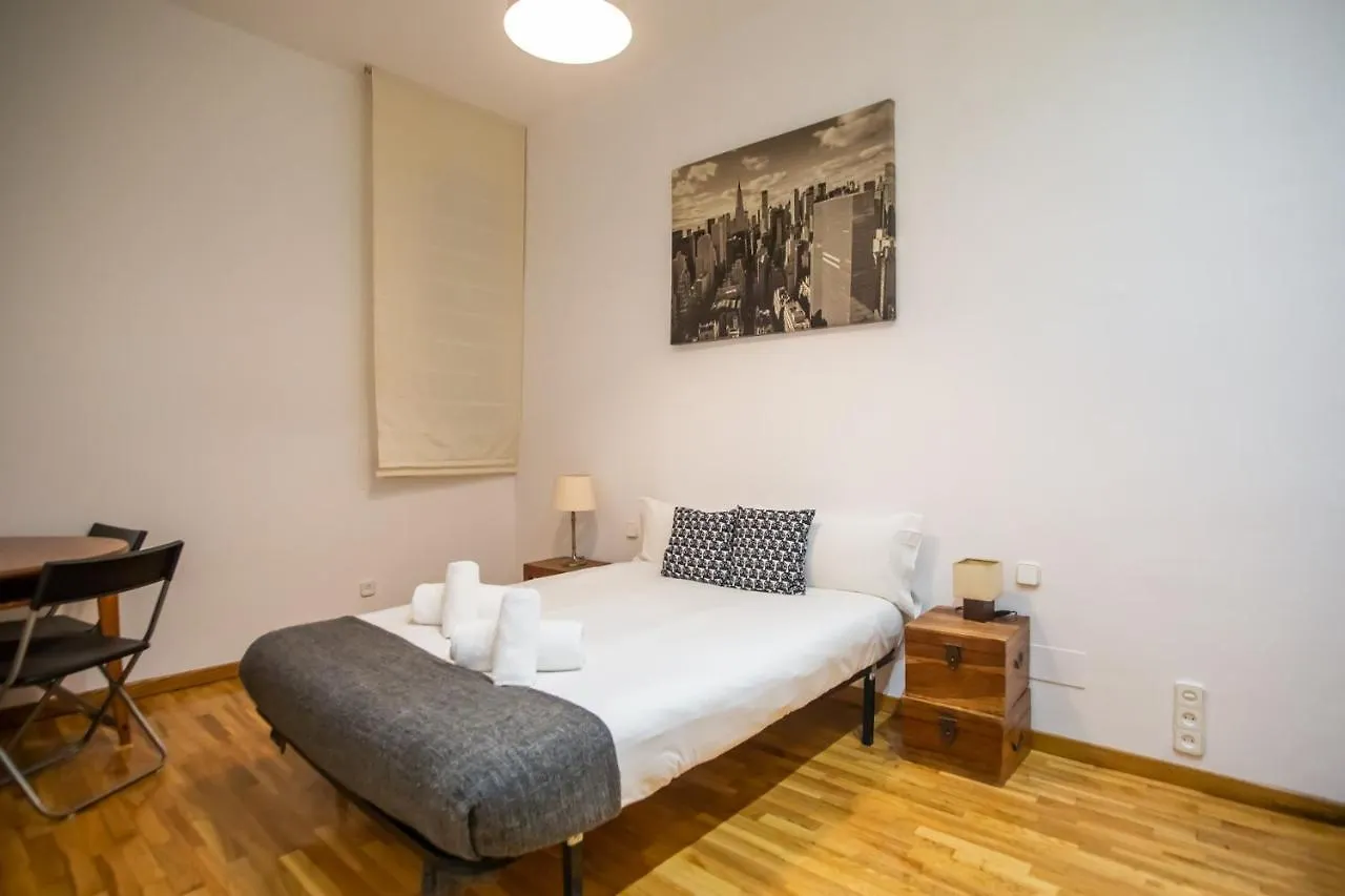 P2Ari1046 - Magnific 2Bed Apartment In The City Center contacts